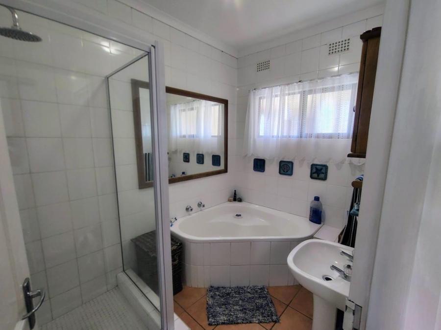 4 Bedroom Property for Sale in Gonubie Eastern Cape